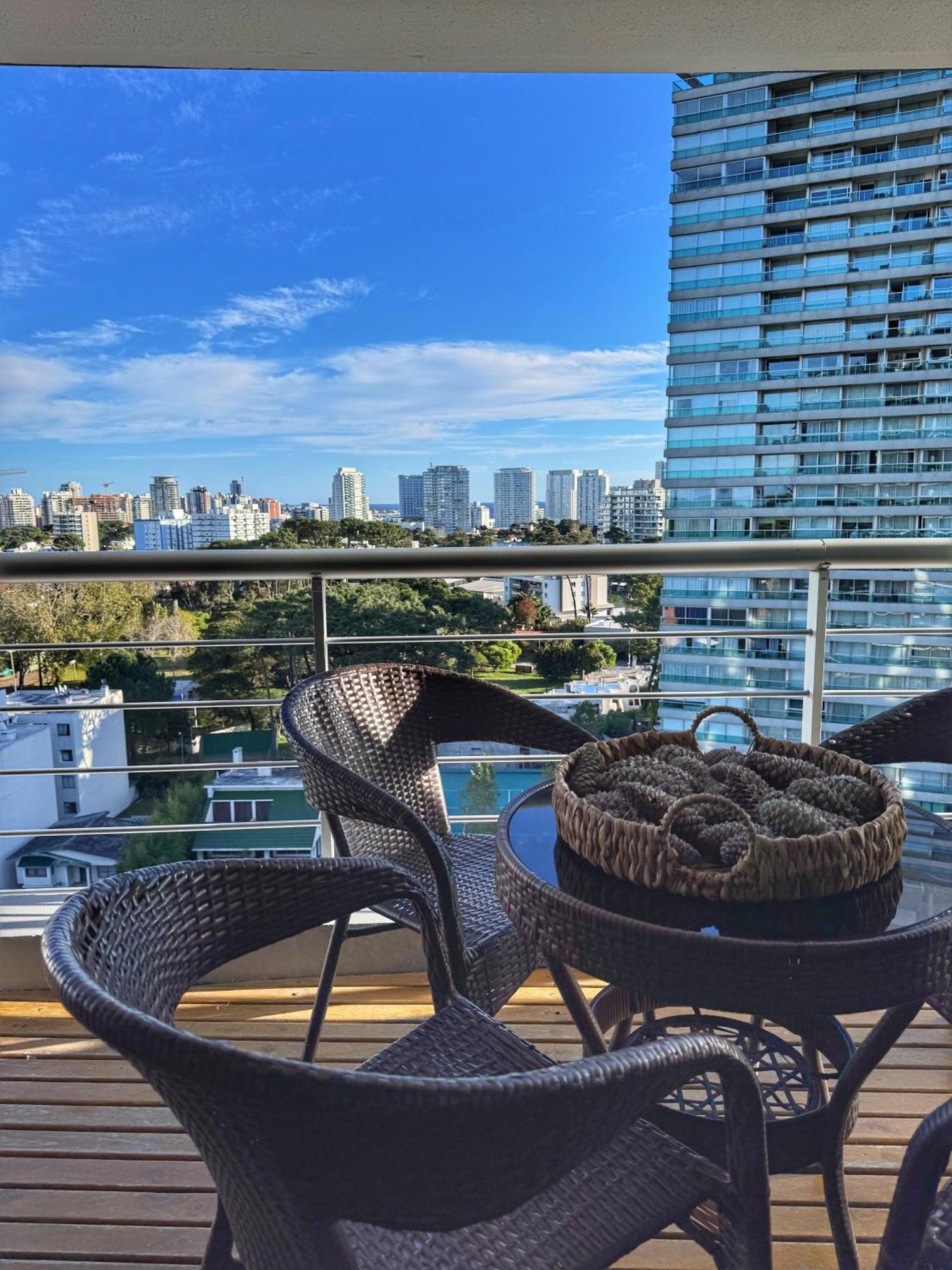 Apartamentos Torre Tressesenta Punta del Este Værelse billede