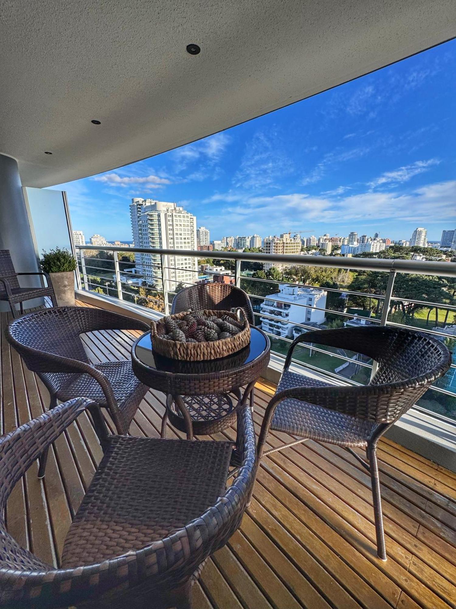 Apartamentos Torre Tressesenta Punta del Este Værelse billede