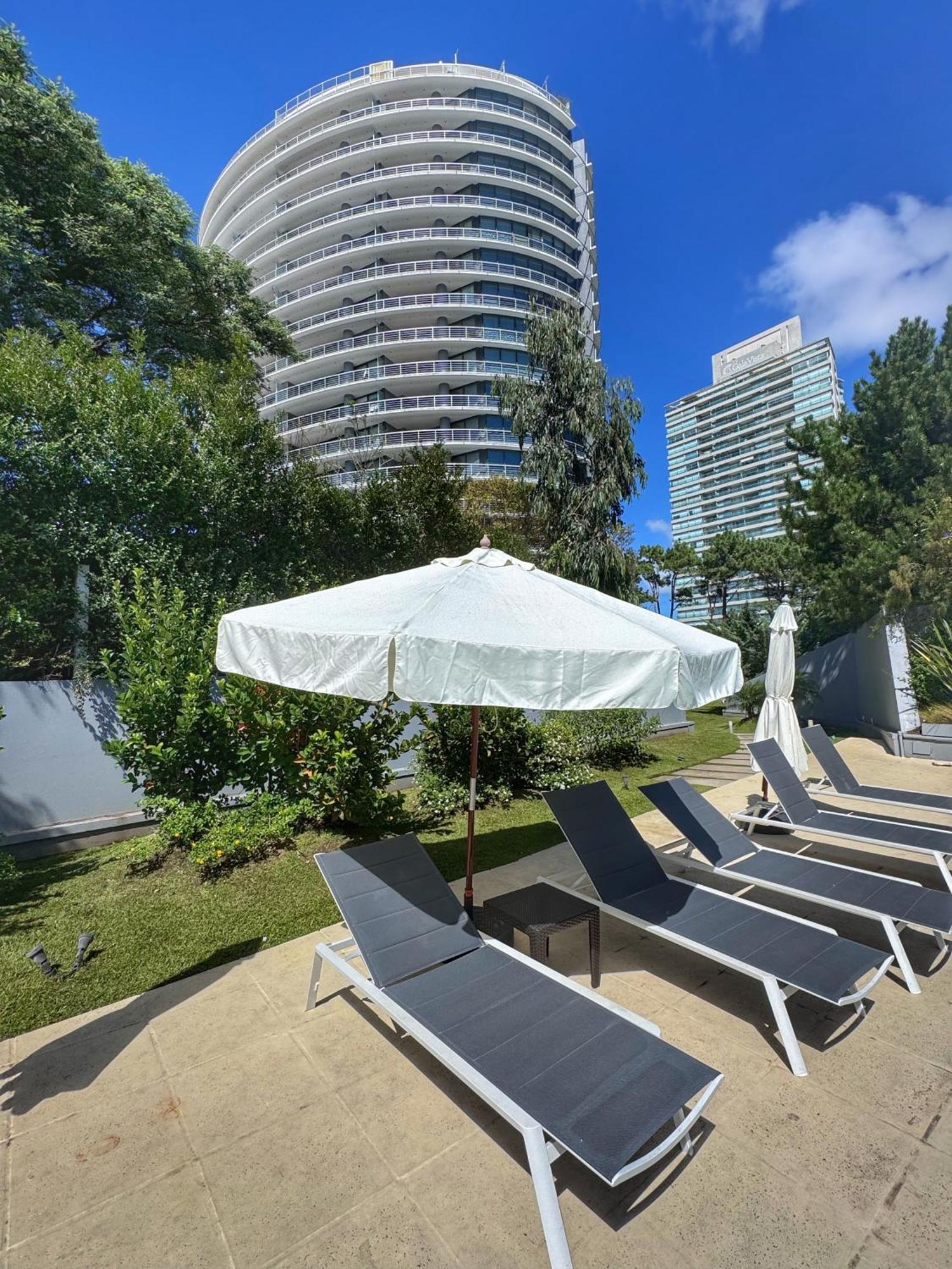 Apartamentos Torre Tressesenta Punta del Este Eksteriør billede