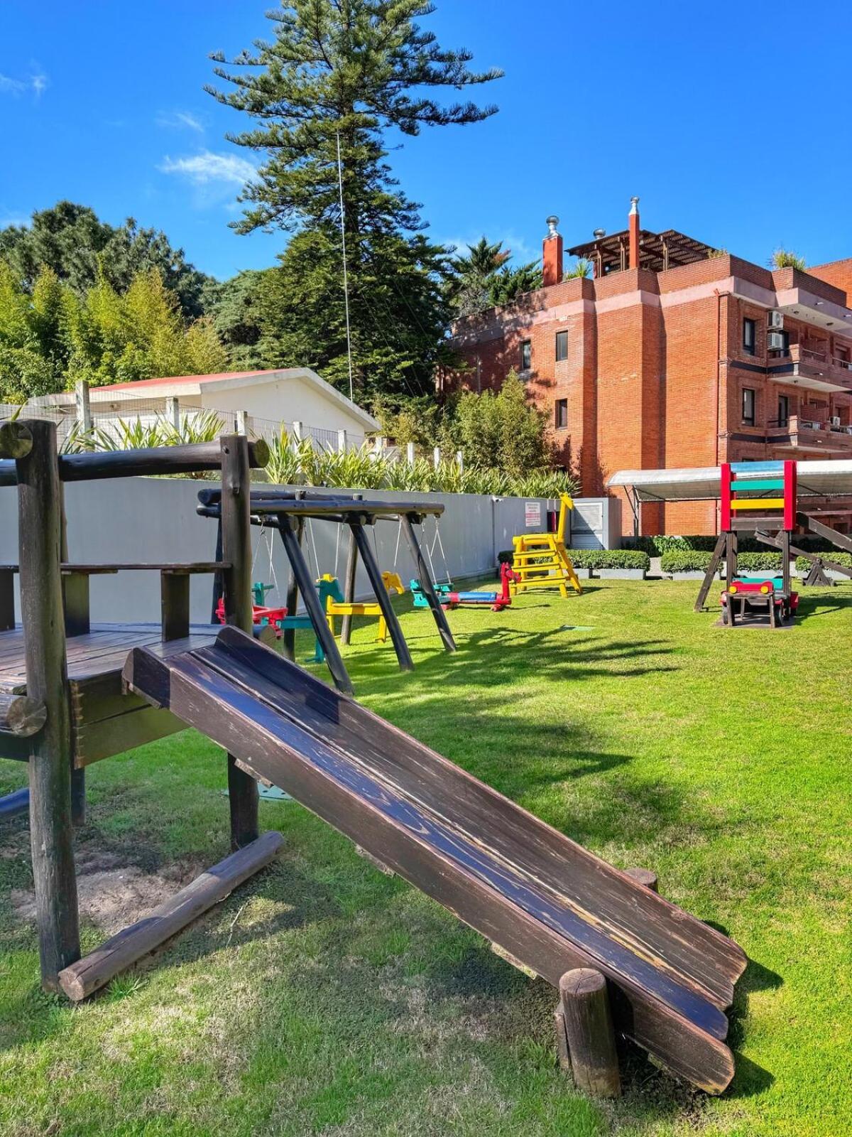 Apartamentos Torre Tressesenta Punta del Este Eksteriør billede